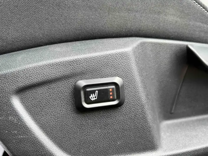 Volkswagen Golf 2023 Model 200TSI DSG Pro – фото 7
