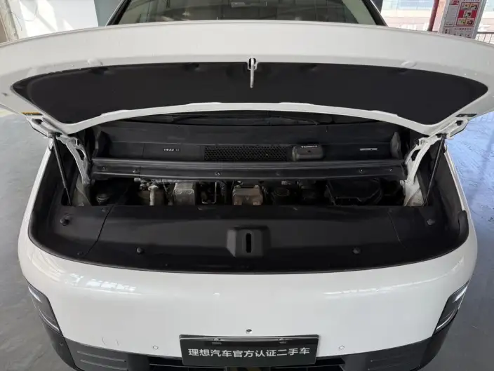 Li Auto MEGA 2024 Model Ultra Edition – фото 6