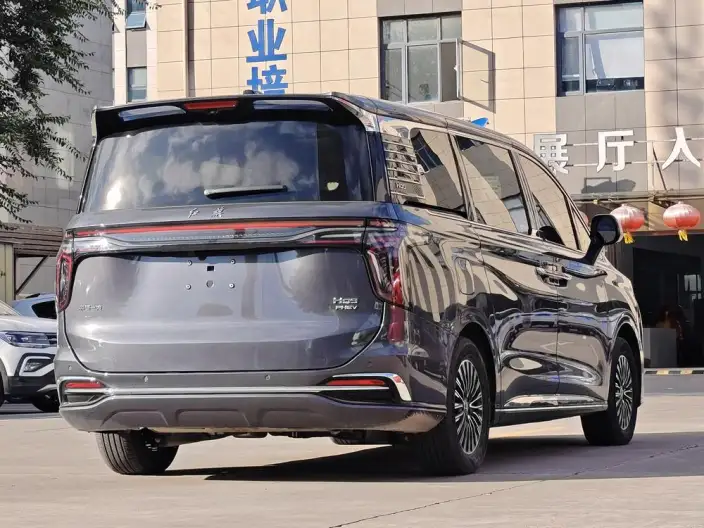 HONGQI HQ9 PHEV 2026 Model 4WD Premium Edition – фото 6