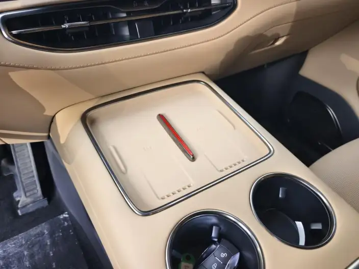 HONGQI HQ9 PHEV 2026 Model 4WD Premium Edition – фото 8