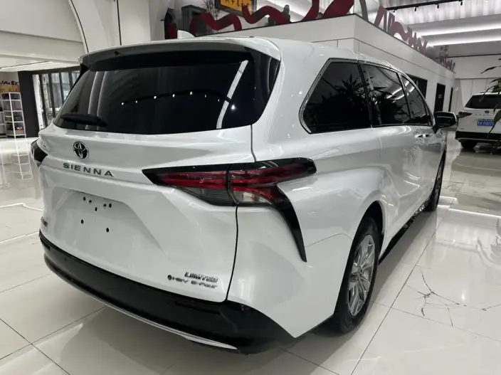 Toyota Sienna 2024 Model Hybrid 2.5L 4WD Premium Edition – фото 5