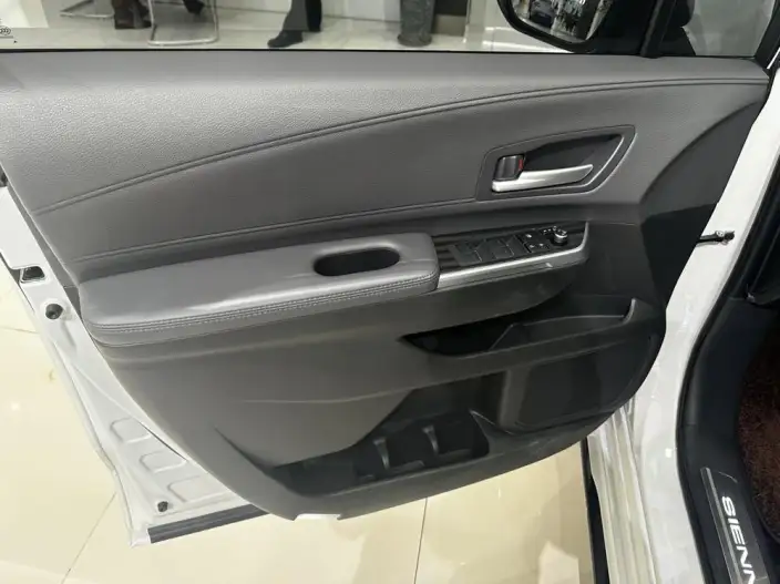 Toyota Sienna 2024 Model Hybrid 2.5L 4WD Premium Edition – фото 9