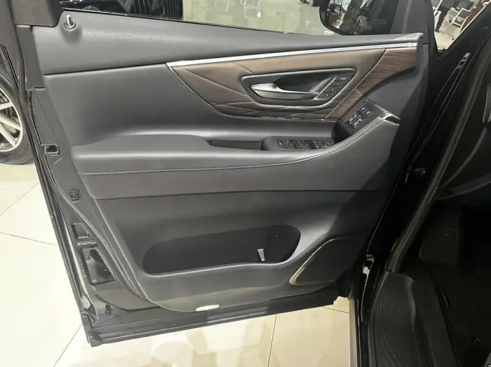 Vellfire 2024 Model 2.5L Automatic 4WD 7 seat Parallel Imported – фото 8