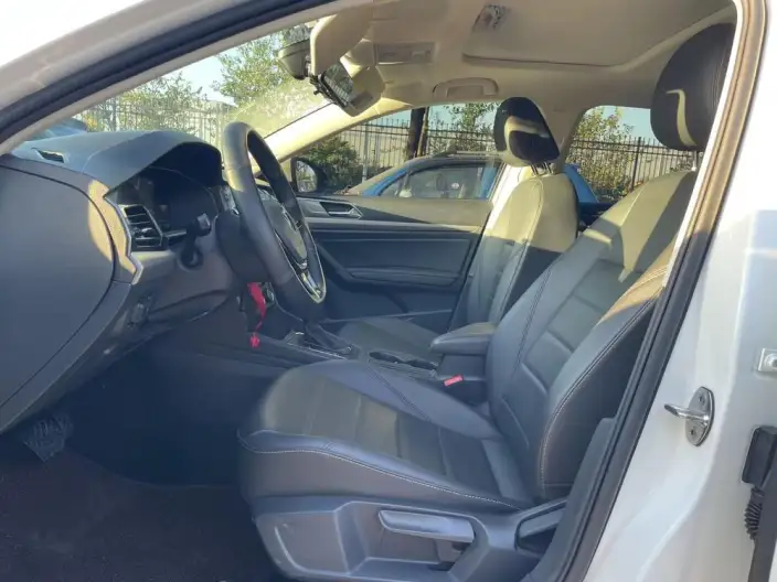 Volkswagen Lavida 2021 Model 1.5L Automatic Comfort Edition – фото 10