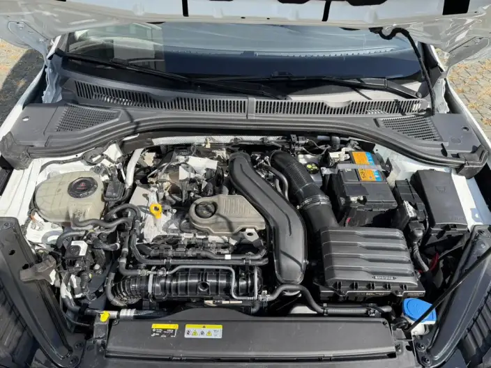 Volkswagen Sagitar 2023 Model 300TSI DSG Beyond Edition – фото 7