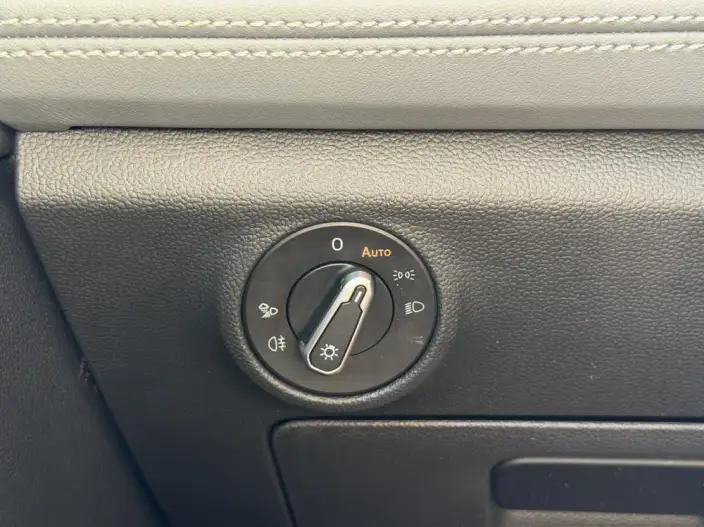 Volkswagen Sagitar 2023 Model 300TSI DSG Beyond Edition – фото 9