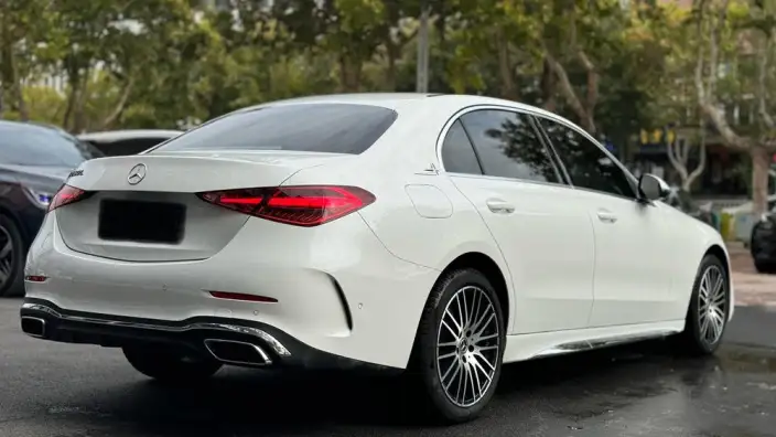 Mercedes-Benz C-Class 2024 Model C 200 L Sports Edition – фото 6