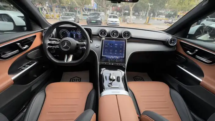 Mercedes-Benz C-Class 2024 Model C 200 L Sports Edition – фото 8