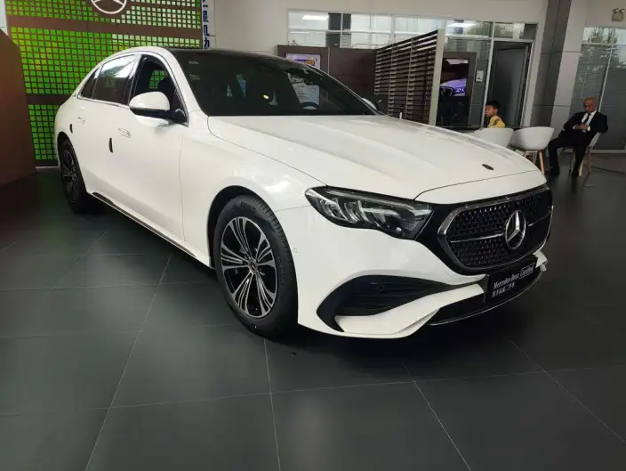 Mercedes-Benz E-Class 2024 Model E 260 L 4MATIC Sports sedan – фото 3