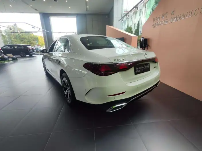 Mercedes-Benz E-Class 2024 Model E 260 L 4MATIC Sports sedan – фото 5