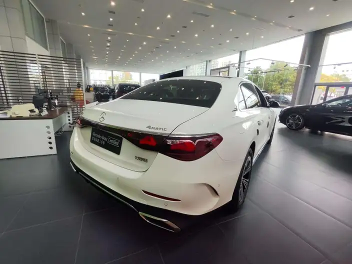 Mercedes-Benz E-Class 2024 Model E 260 L 4MATIC Sports sedan – фото 7