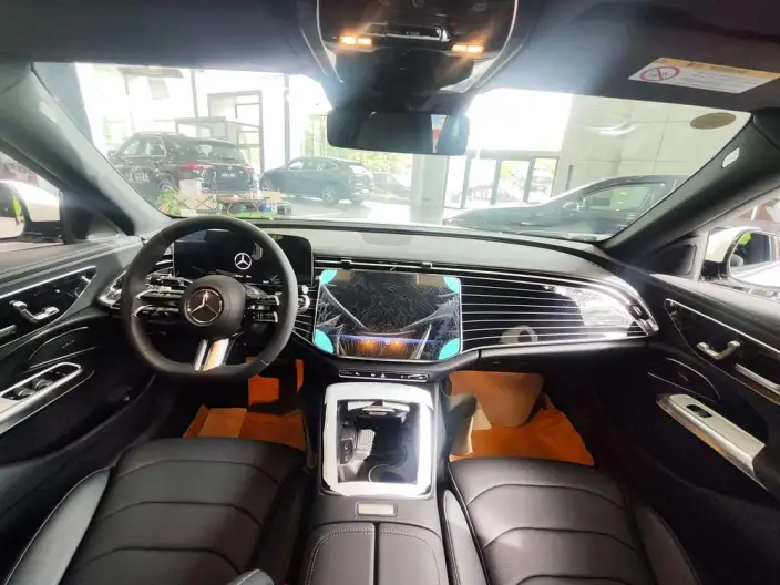 Mercedes-Benz E-Class 2024 Model E 260 L 4MATIC Sports sedan – фото 10