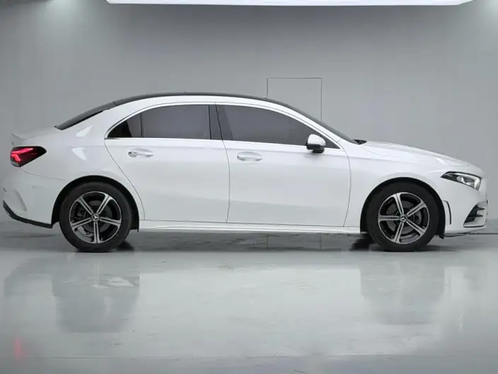 Mercedes-Benz A-class 2023 Model A 200 L Sports sedan Fashion Edition – фото 8
