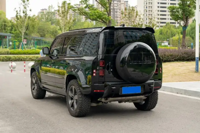 Land Rover Defender 2023 Model 110 3.0T P400 X-Dynamic HSE