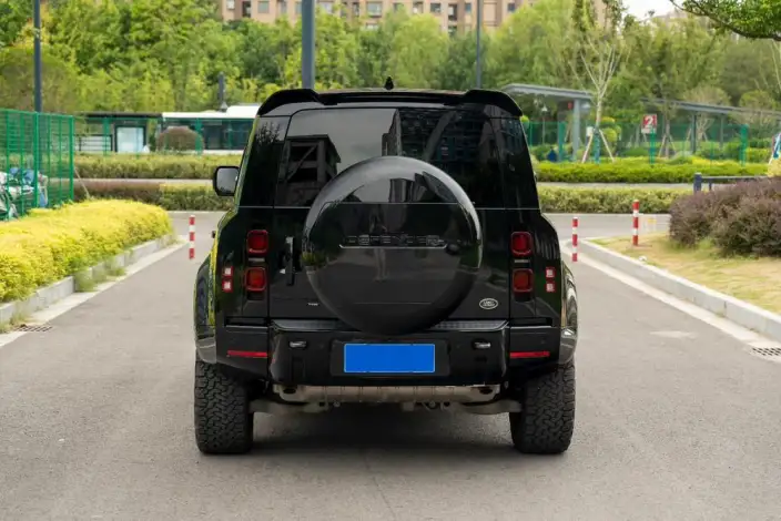 Land Rover Defender 2023 Model 110 3.0T P400 X-Dynamic HSE – фото 5