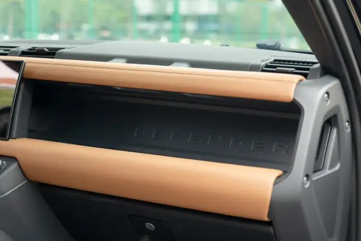 Land Rover Defender 2023 Model 110 3.0T P400 X-Dynamic HSE – фото 7
