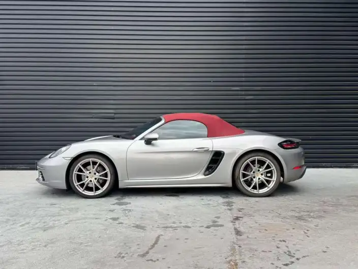 Porsche 718 2023 Model Boxster 2.0T