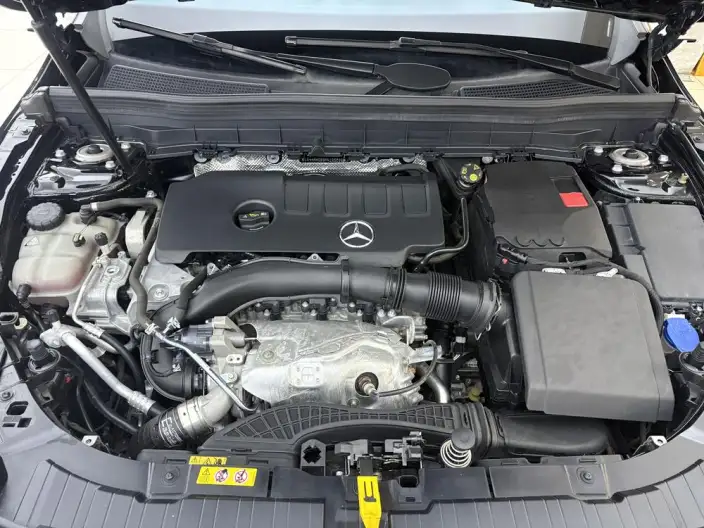 Mercedes-Benz GLB 2023 Model GLB 220 Dynamic Model – фото 9