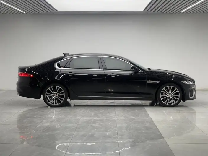 Jaguar XFL 2025 Model 2.0T P250 2WD Exclusive Deluxe Edition – фото 8