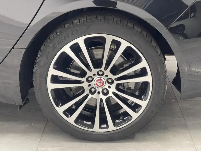 Jaguar XFL 2025 Model 2.0T P250 2WD Exclusive Deluxe Edition – фото 9