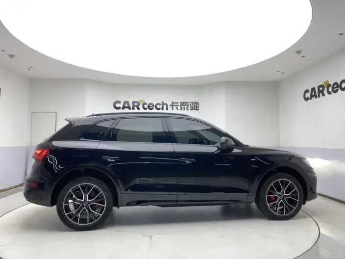 Audi Q5L 2025 Model quattro 45th Anniversary Collector Edition Edition 45TFSI Luxury Dynamic Model – фото 8