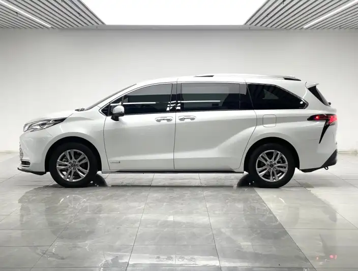 Toyota Sienna 2021 Model 2.5L Hybrid Supreme Edition