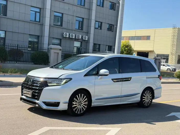 Honda Elysion 2024 Model 2.0L e:HEV Deluxe Edition