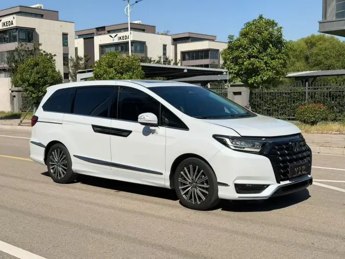 Honda Elysion 2024 Model 2.0L e:HEV Deluxe Edition