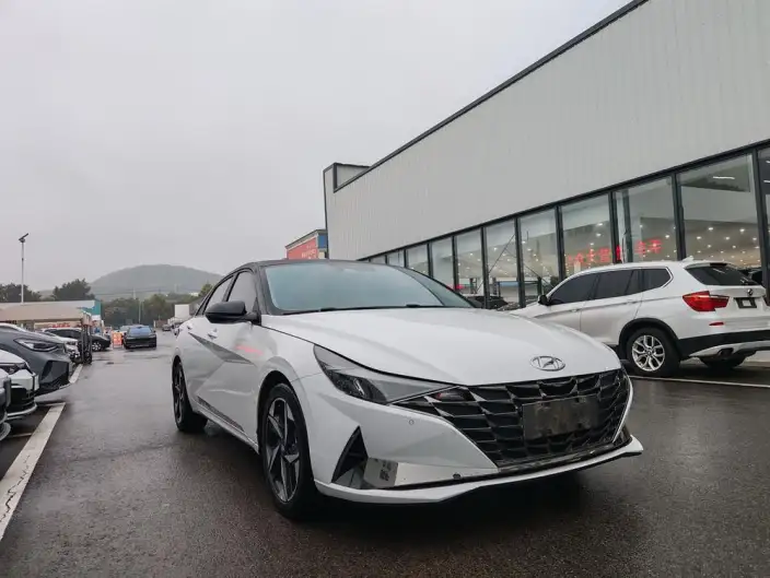 Hyundai Ioniq 2022 Model 1.5L CVT LUX Premium Edition