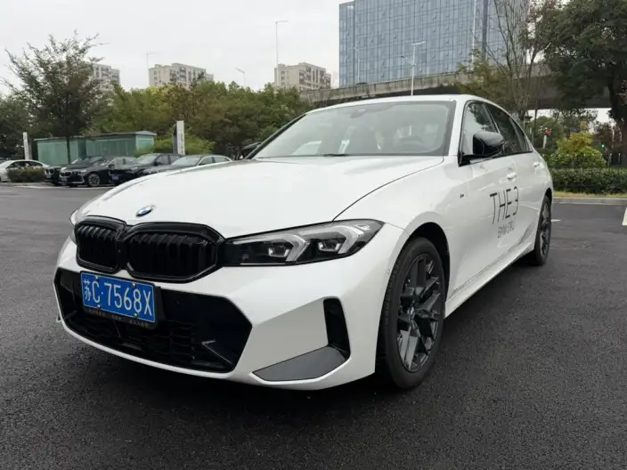 BMW 3 Series 2025 Model 325i M Sports Set