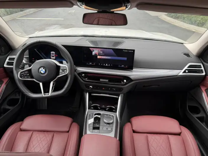 BMW 3 Series 2025 Model 325i M Sports Set – фото 8