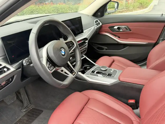 BMW 3 Series 2025 Model 325i M Sports Set – фото 9
