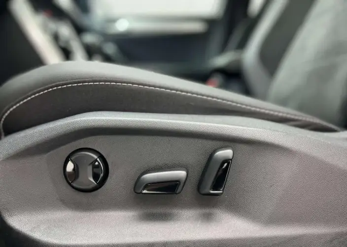 Volkswagen T-Roc 2022 Model 280TSI DSG 2WD R-Line Pro PLUS – фото 9