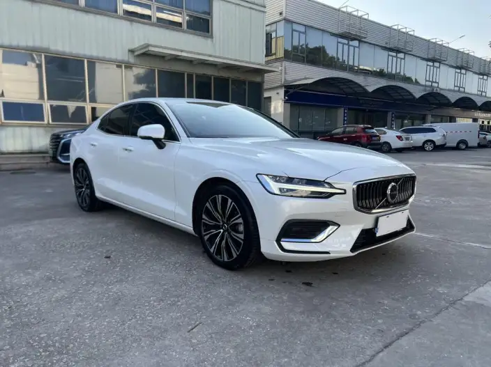 Volvo S60 2024 Model B4 Smart Range Deluxe Edition – фото 3