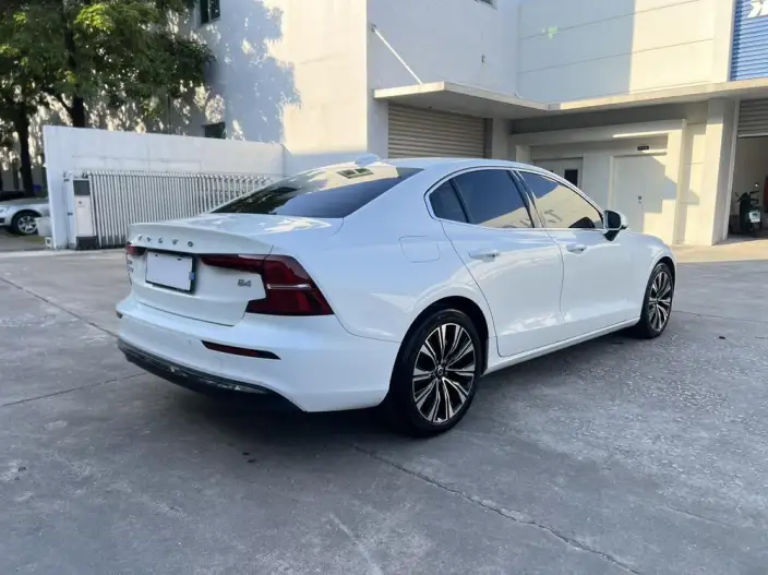 Volvo S60 2024 Model B4 Smart Range Deluxe Edition – фото 6