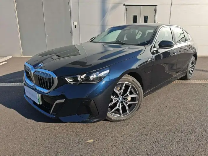 BMW i5 2025 Model eDrive35L Luxury Set