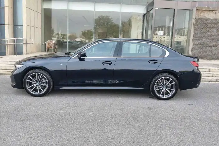 BMW 3 Series 2025 Model 325Li M Sports Set