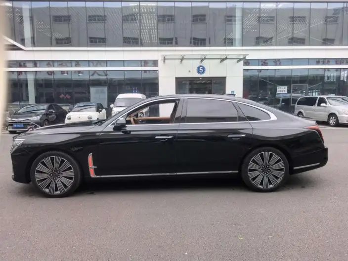 HONGQI H9 2025 Model 2.0T Flag Xiang Luxury Business Edition