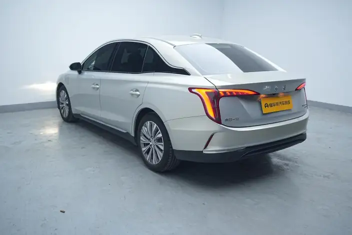 Hongqi E-QM5 2024 Model 610KM PLUS Edition 100kW – фото 5