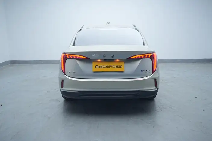Hongqi E-QM5 2024 Model 610KM PLUS Edition 100kW – фото 6