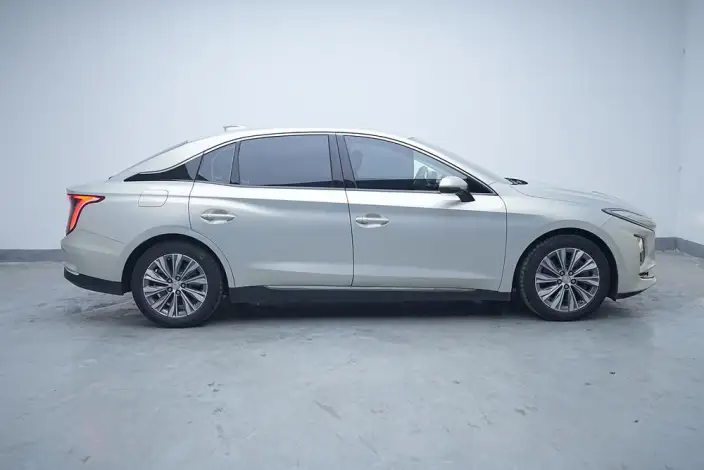 Hongqi E-QM5 2024 Model 610KM PLUS Edition 100kW – фото 8