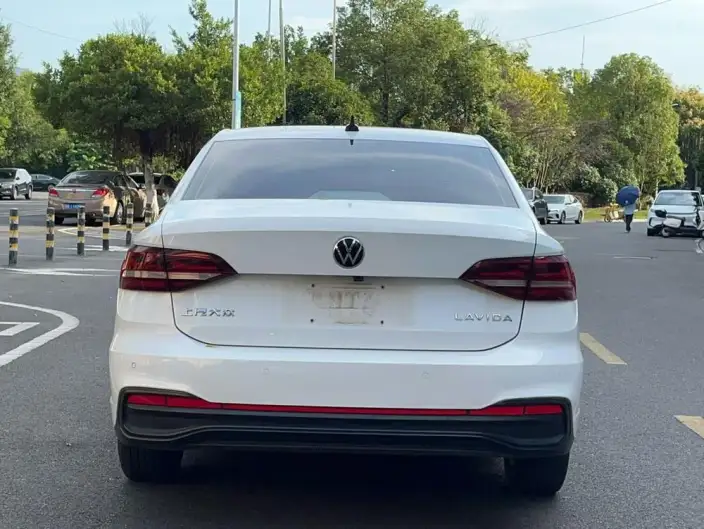 Volkswagen Lavida 2023 Model Facelift 1.5L Automatic Deyi Edition – фото 5