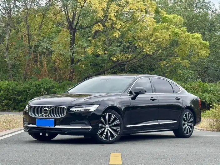 Volvo S90 2024 Model B5 Smart Range Deluxe Edition – фото 1