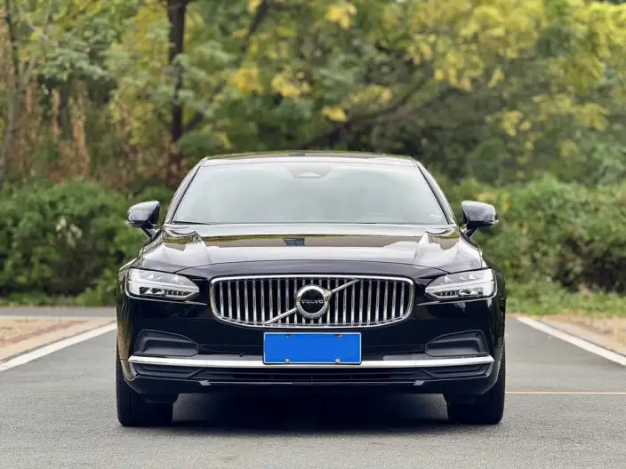 Volvo S90 2024 Model B5 Smart Range Deluxe Edition – фото 2