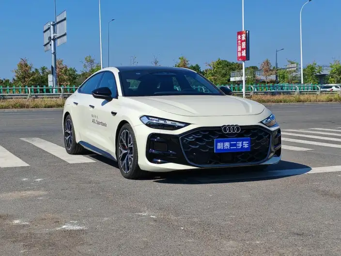 Audi A5 L Sportback 2026 Model 2.0TFSI 150kW Smart Edition quattro Model