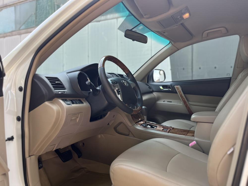 Toyota Highlander 2012 модификация 3.5L 4WD 7 seat Elite Edition – фото 17