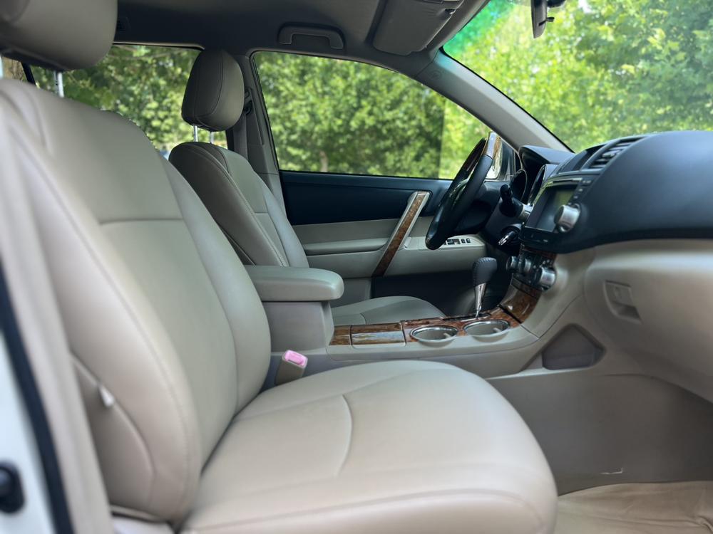 Toyota Highlander 2012 модификация 3.5L 4WD 7 seat Elite Edition – фото 20