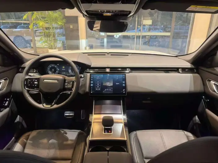 Range Rover Velar 2025 Model Dynamic SE – фото 7