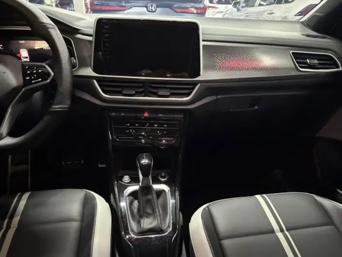 Volkswagen T-Roc 2023 Model 300TSI DSG Chenguang Edition – фото 9