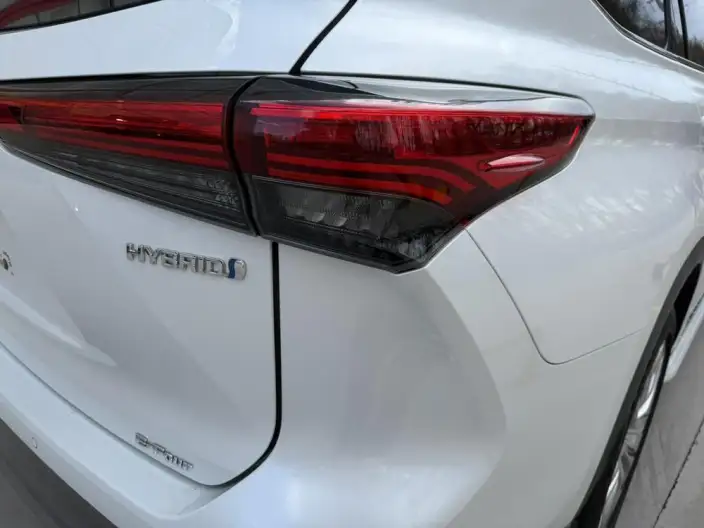Toyota Highlander 2024 Model Hybrid 2.5L 4WD Premium Edition 7 seat – фото 8